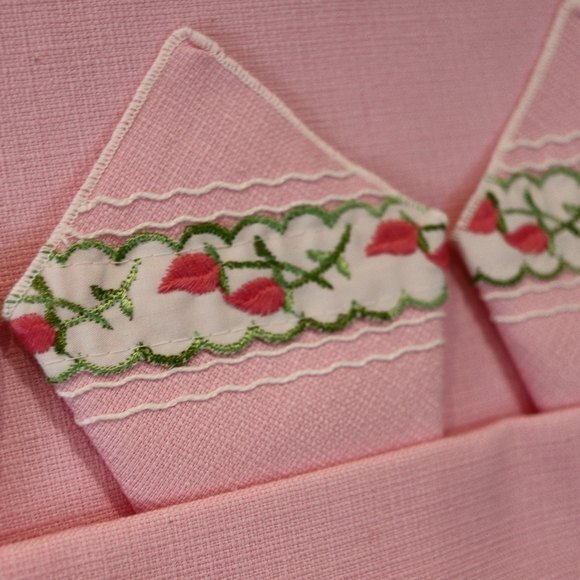 Vintage Majestic Creations Pink Tablecloth and Napkin Set NOS 45" x 45" - Picture 8 of 13